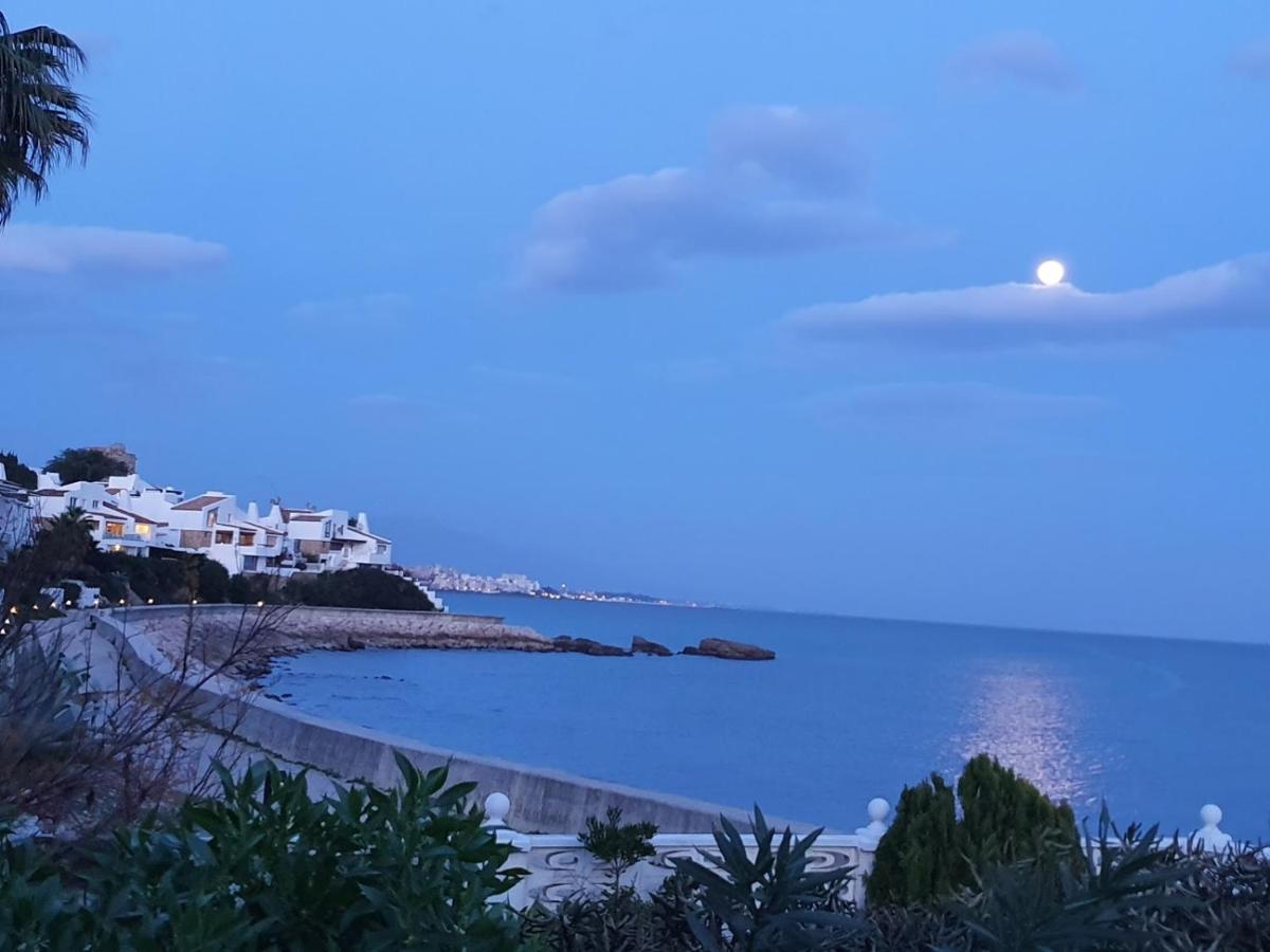 Beach-front Bahia Dorada Holiday home