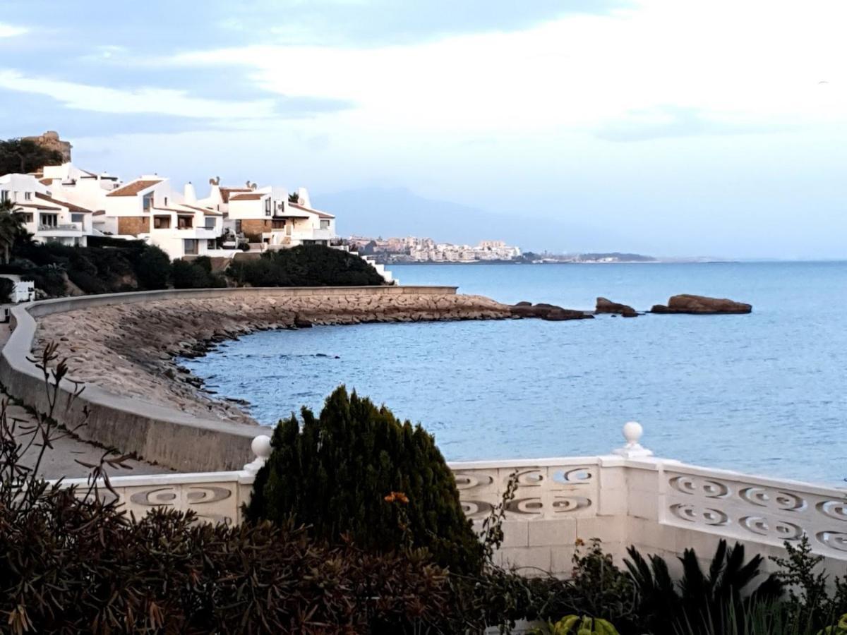 Beach-front Bahia Dorada * Estepona
