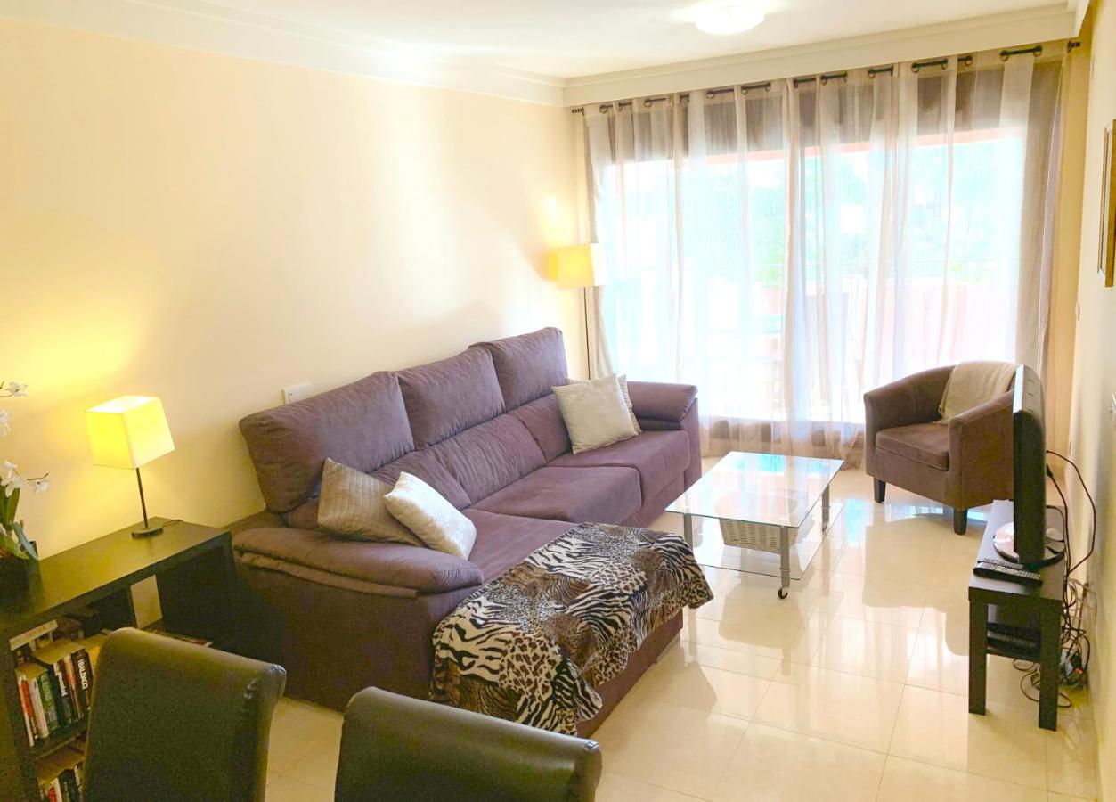 Salinas. For 4. Terrace/parking/pools/gym/4mins *