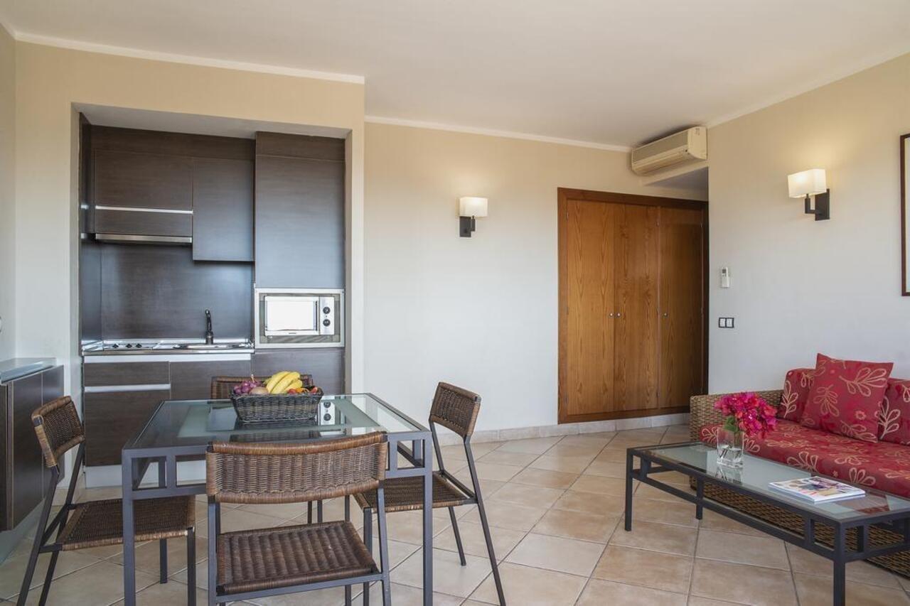 Hotel Caledonia Golf And By Bossh