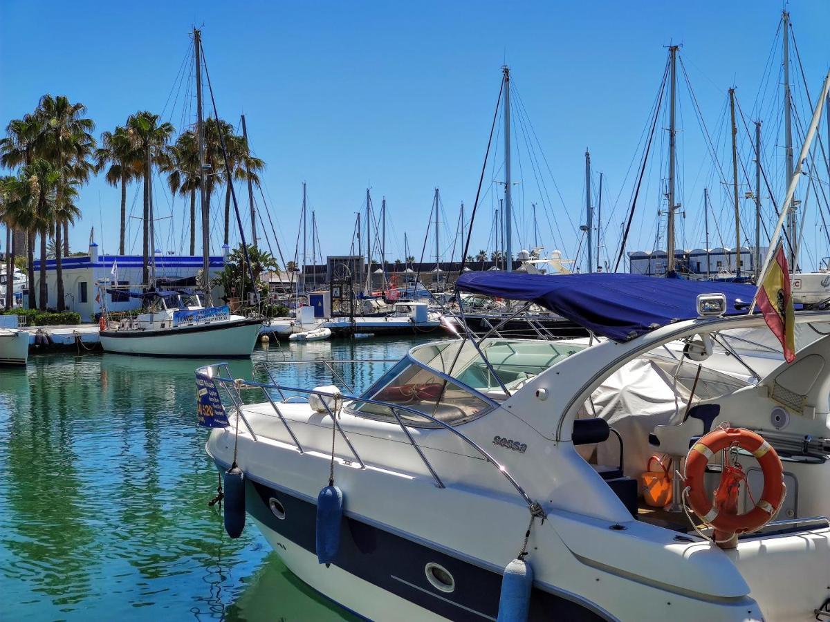 Spacious Beachfront Town House In With Fully Equipped Kitchen, Pools, Garden, Sea View Holiday home Estepona