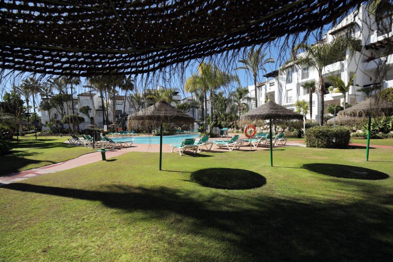 Apartment Exceptional Beachfront Complex With Pool In Costalita,