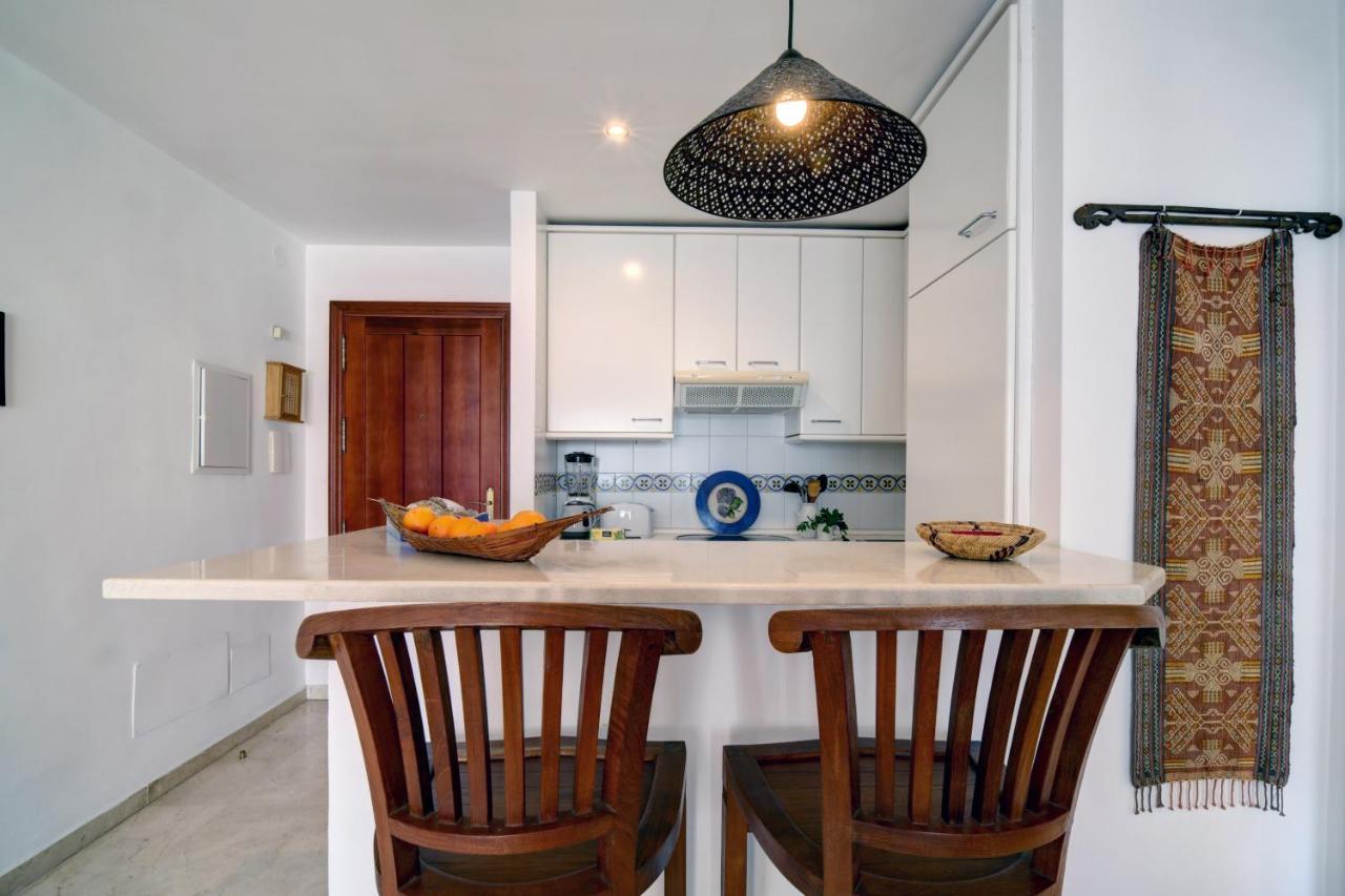 Apartment Exceptional Beachfront Complex With Pool In Costalita,