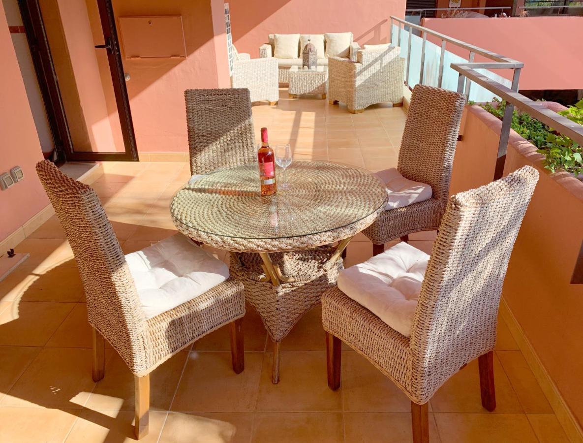 Salinas. For 4. Terrace/parking/pools/gym/4mins * Estepona