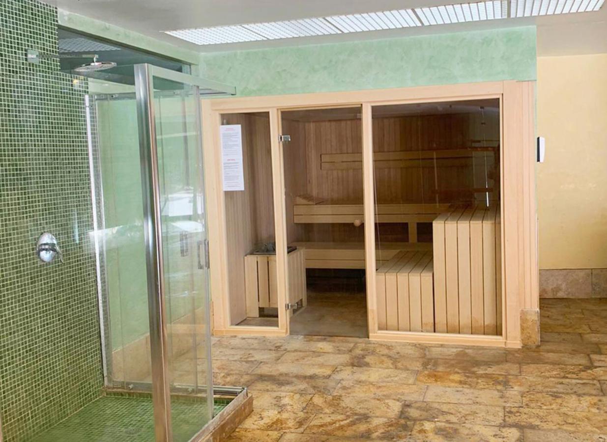 Salinas. For 4. Terrace/parking/pools/gym/4mins Apartment