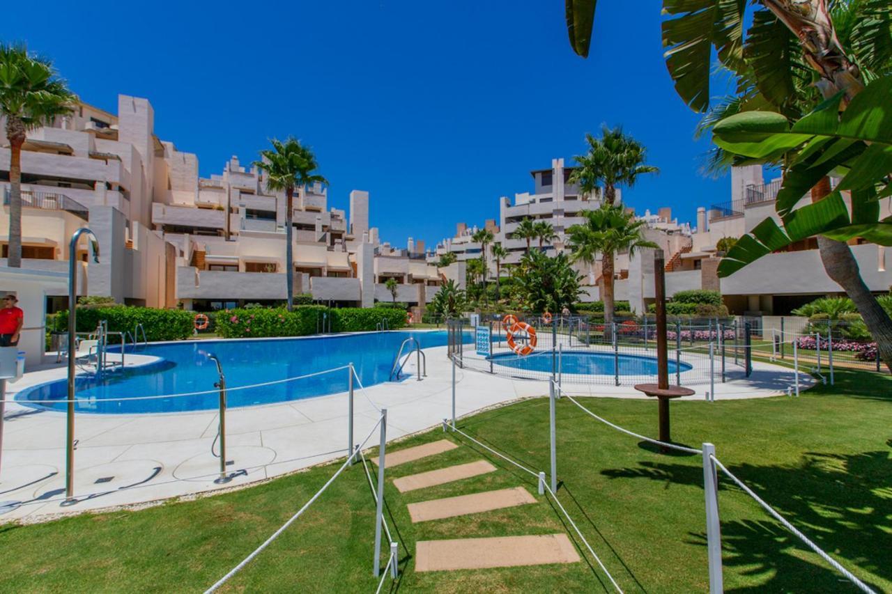 Frontline Luxe Apt In Bahia De La Plata Rdr214 Apartment Estepona