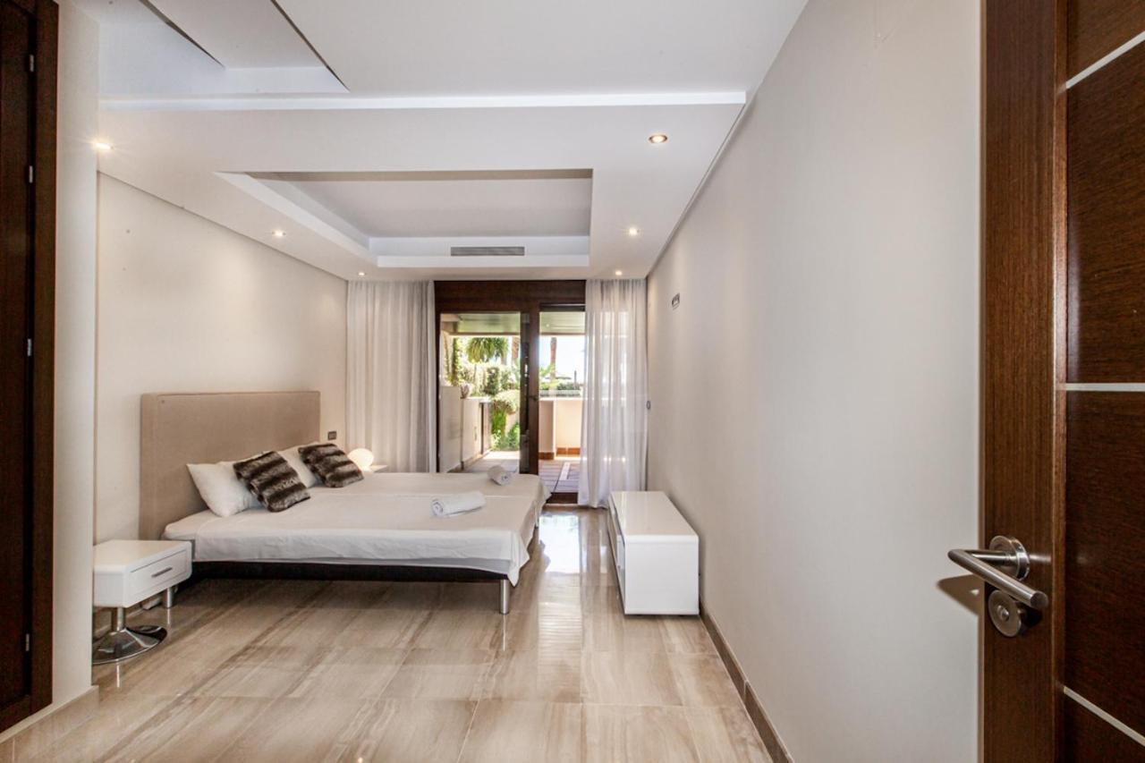 Apartment Frontline Luxe Apt In Bahia De La Plata Rdr214