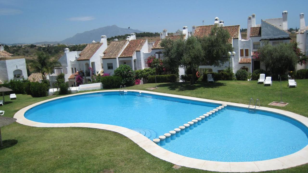 Beautiful Townhouse Internet Air Con 5 Guests Holiday home *