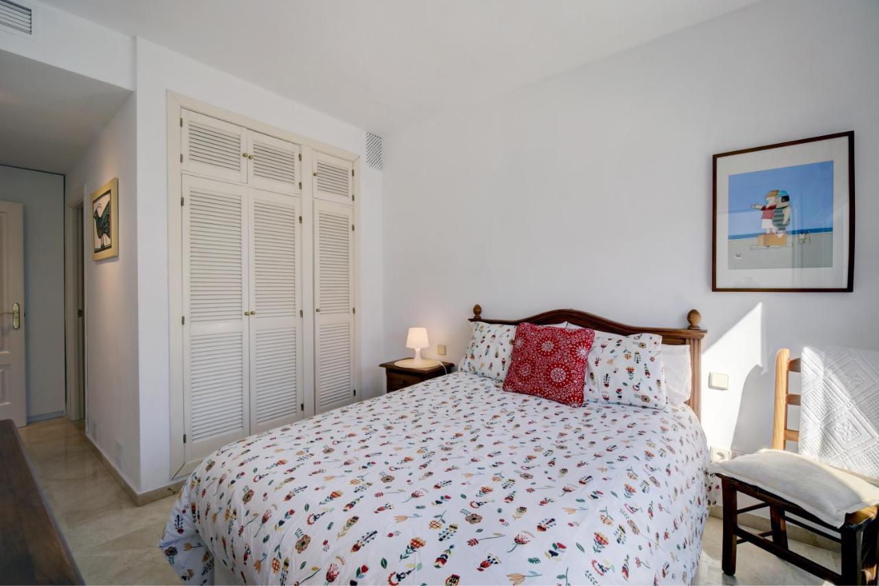 Apartment Exceptional Beachfront Complex With Pool In Costalita,
