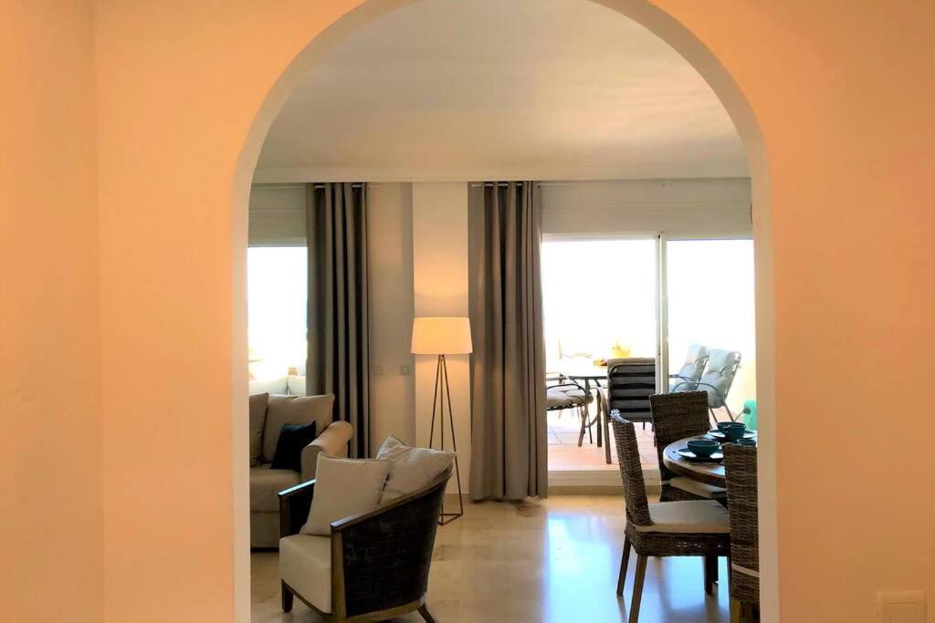 Penthouse Bermuda 2 *