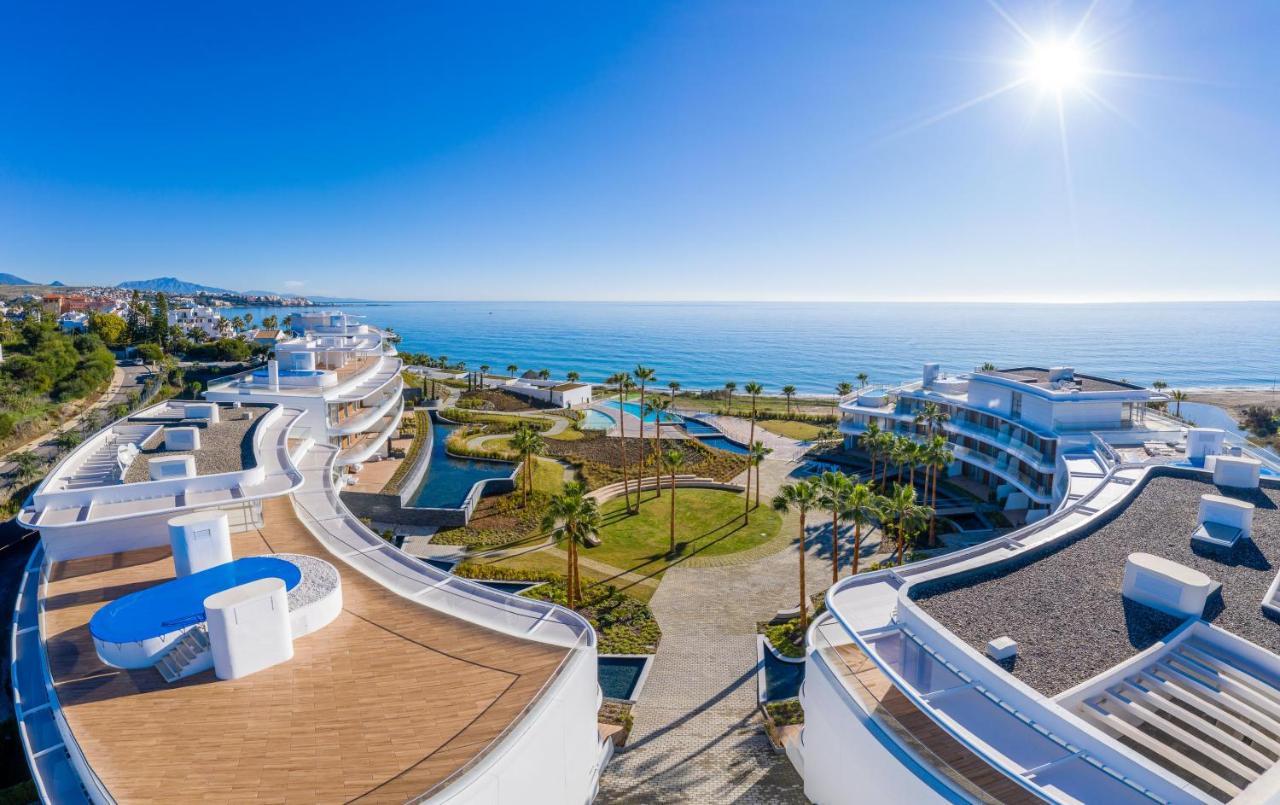 Vacation Marbella: Beachfront With Luxury Amenities Apartment Estepona