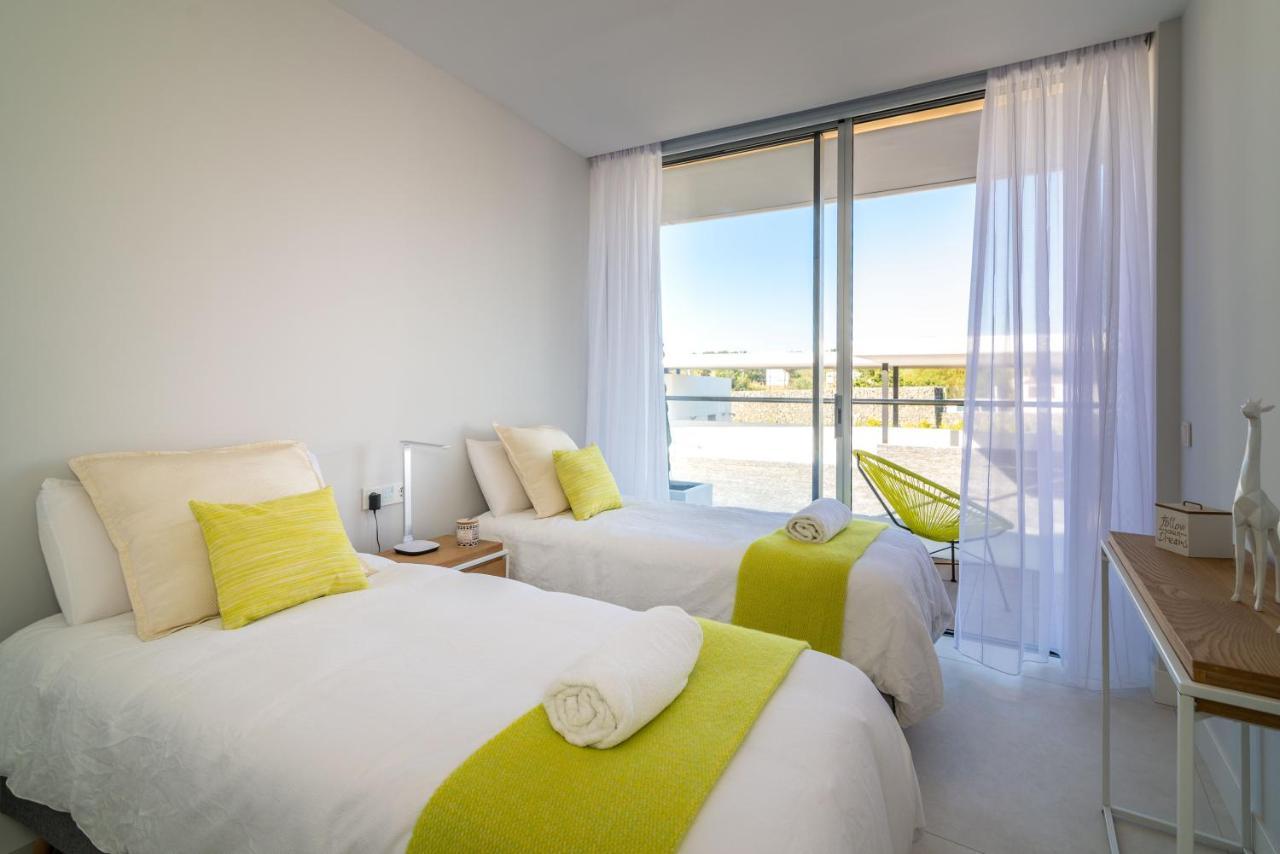 Vacation Marbella: Beachfront With Luxury Amenities Apartment