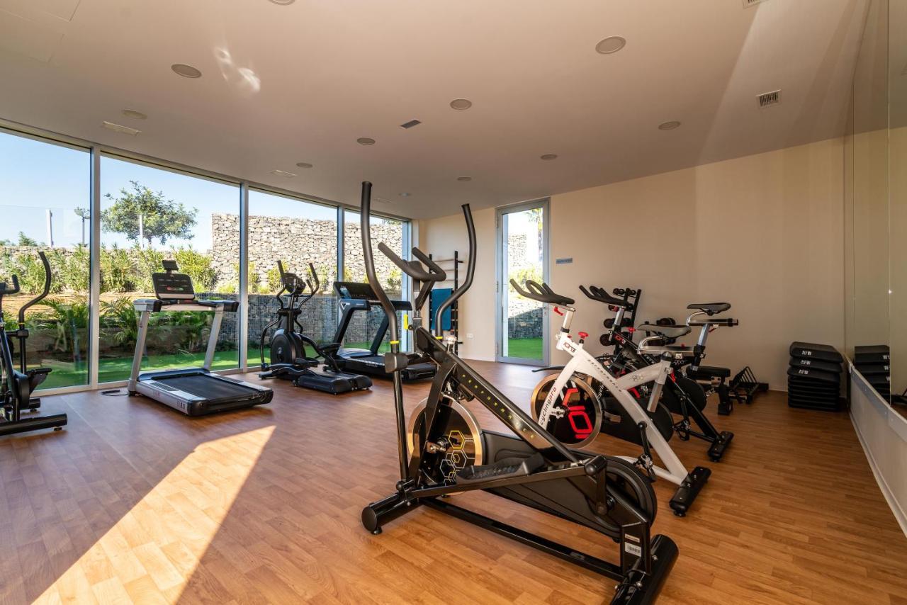Vacation Marbella: Beachfront With Luxury Amenities *