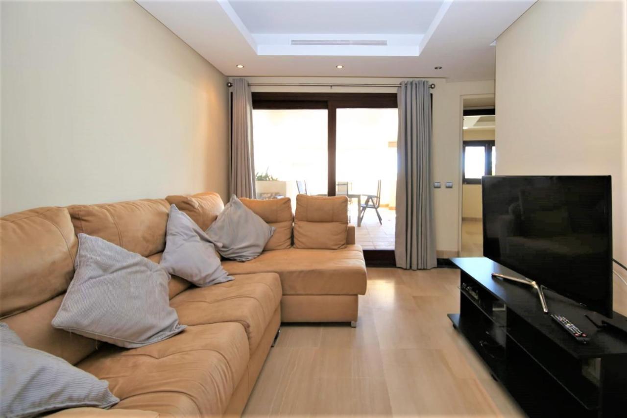 East Mia Apartment *