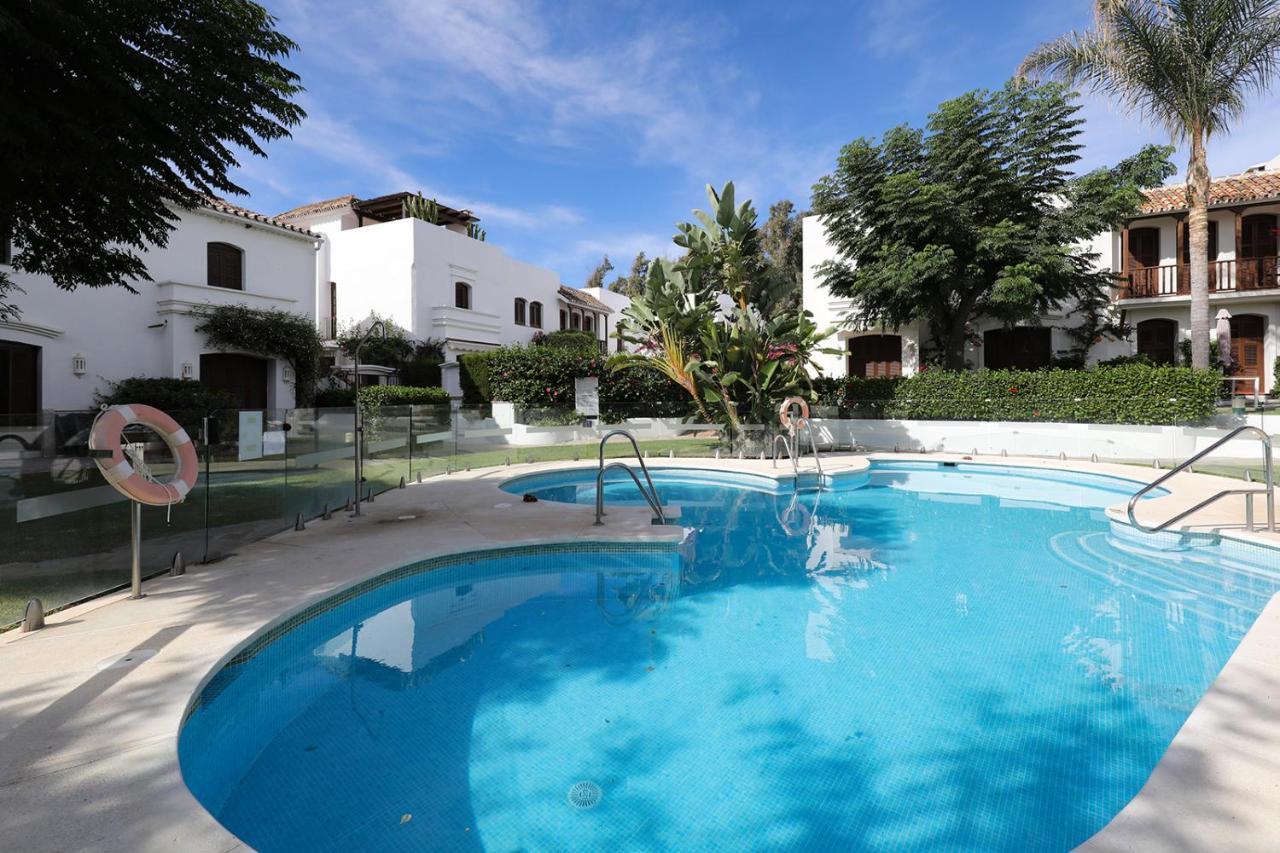 Apartamento Modern House Only A 3 Minute Walk To The Beach.