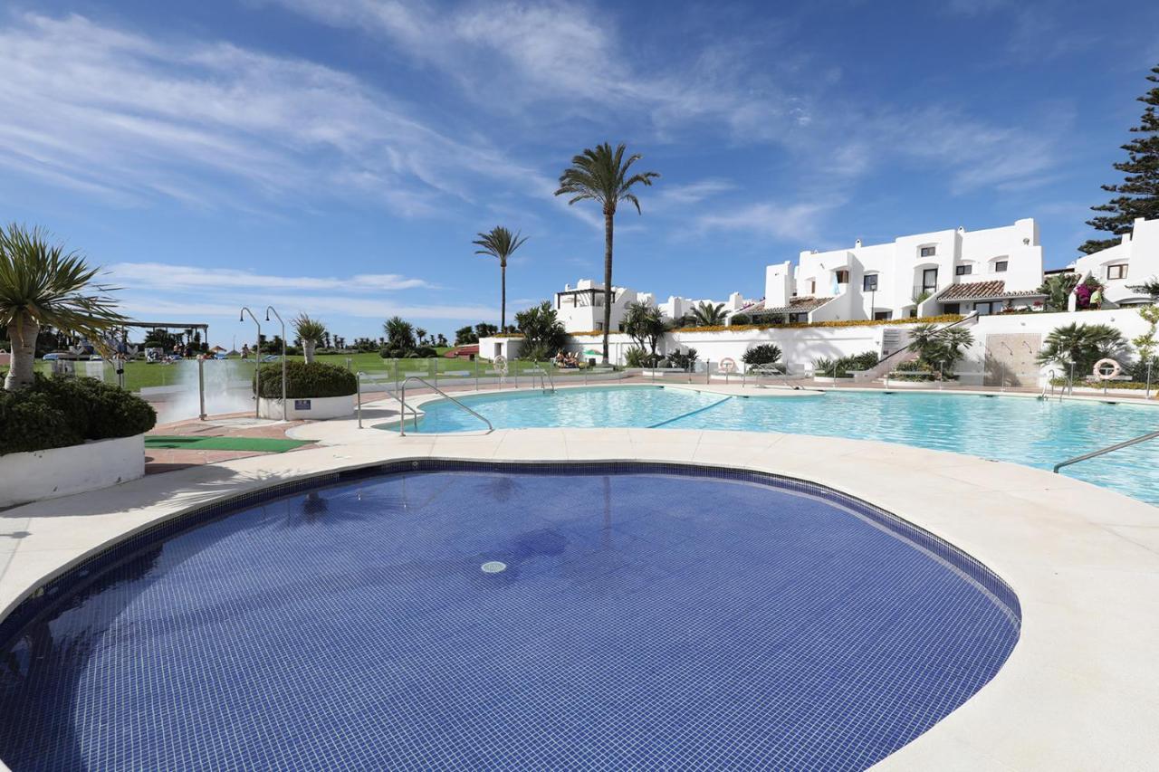 Modern House Only A 3 Minute Walk To The Beach. *