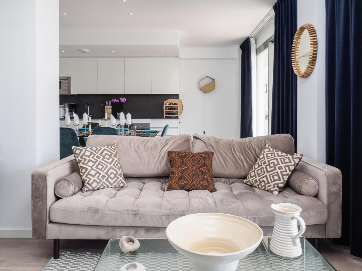 2313-amazing New Luxury With Three Bedrooms Estepona