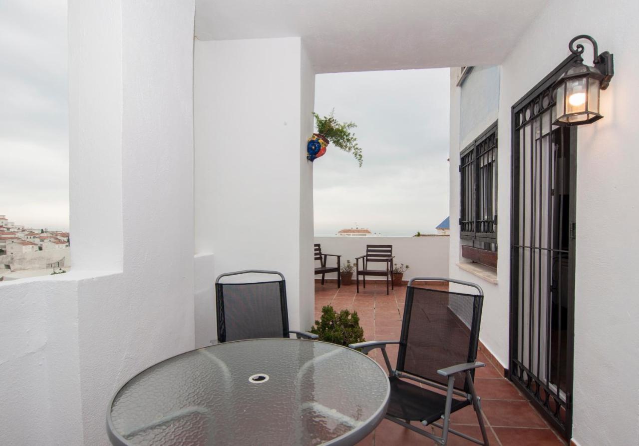 Seaside Terrace: 2-bedroom With Pool And Ocean Views Apartment *