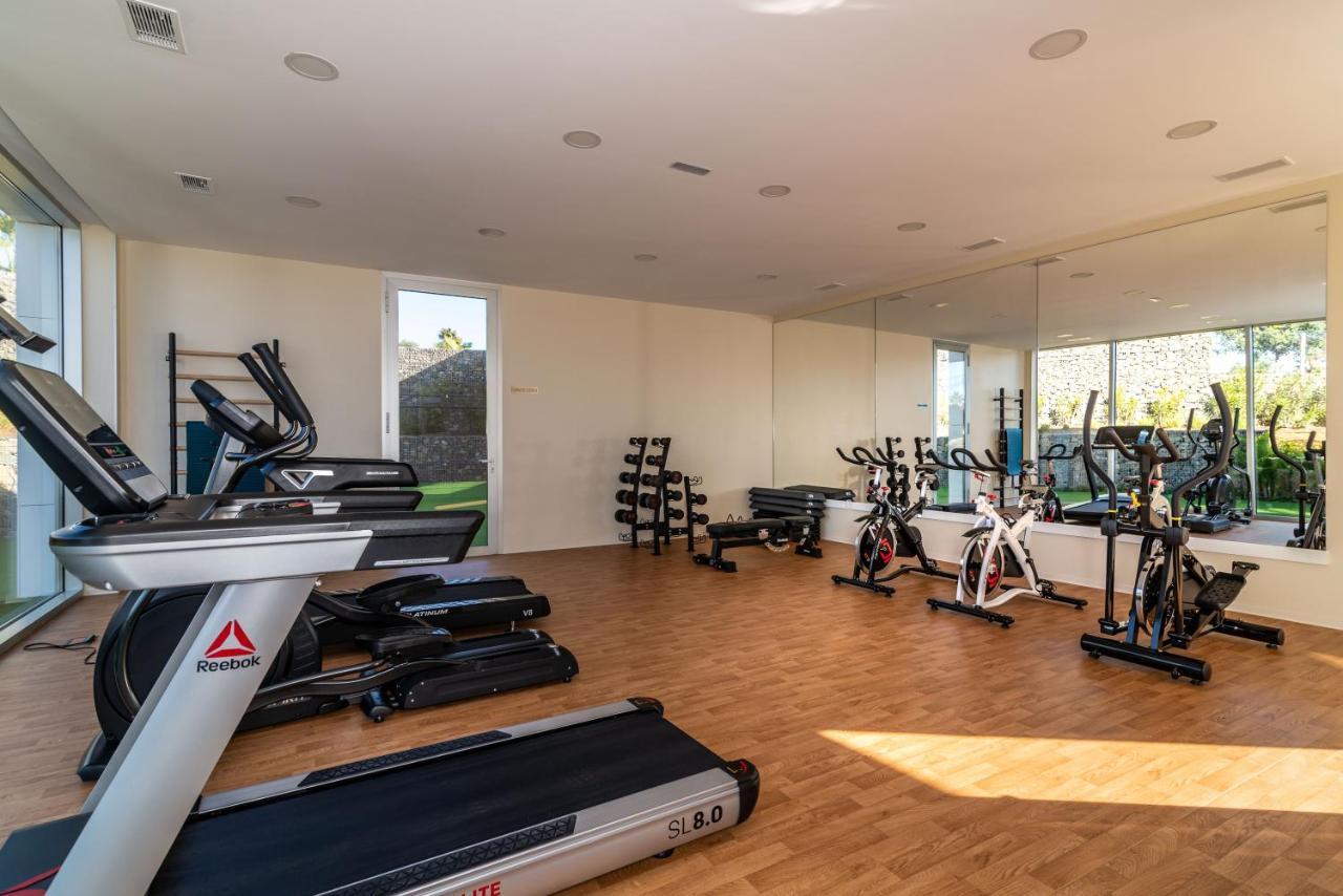 Apartment Vacation Marbella: Beachfront With Luxury Amenities Estepona