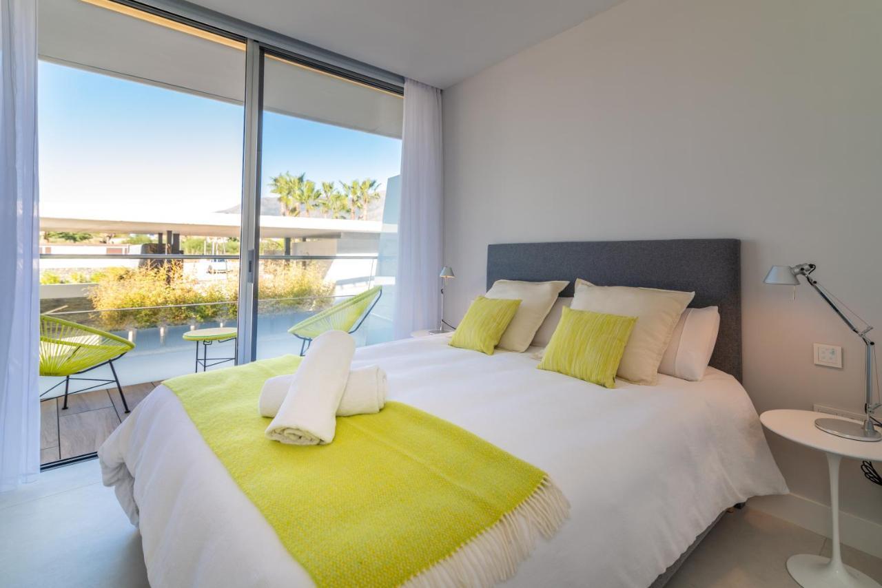 Vacation Marbella: Beachfront With Luxury Amenities Apartment Estepona