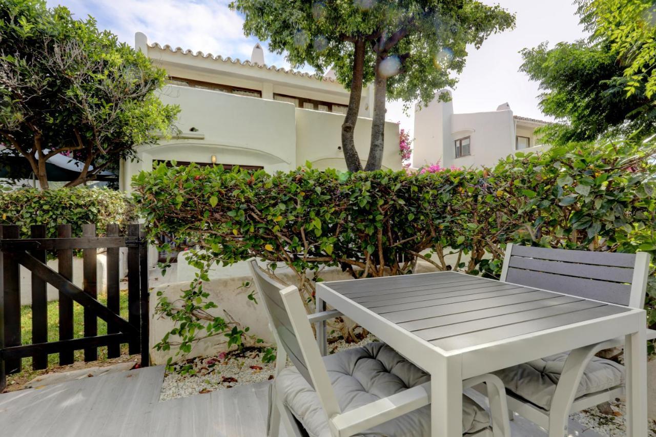 Modern House Only A 3 Minute Walk To The Beach.