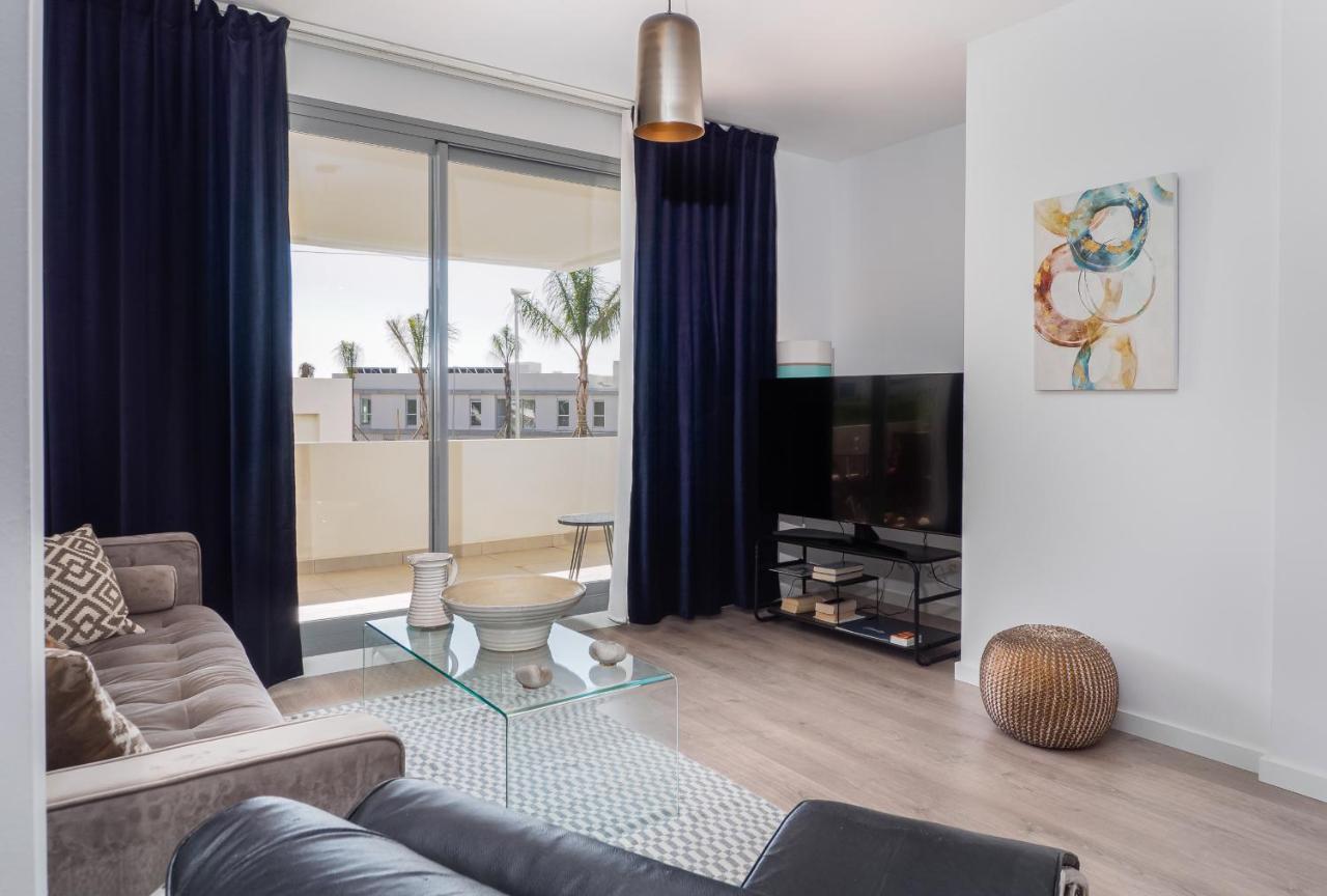 2313-amazing New Luxury With Three Bedrooms