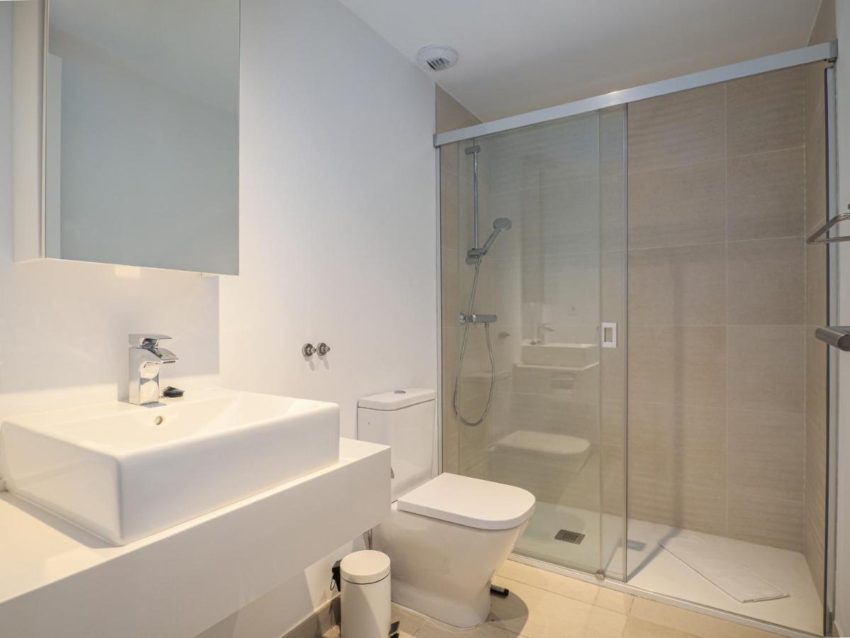 2313-amazing New Luxury With Three Bedrooms Estepona
