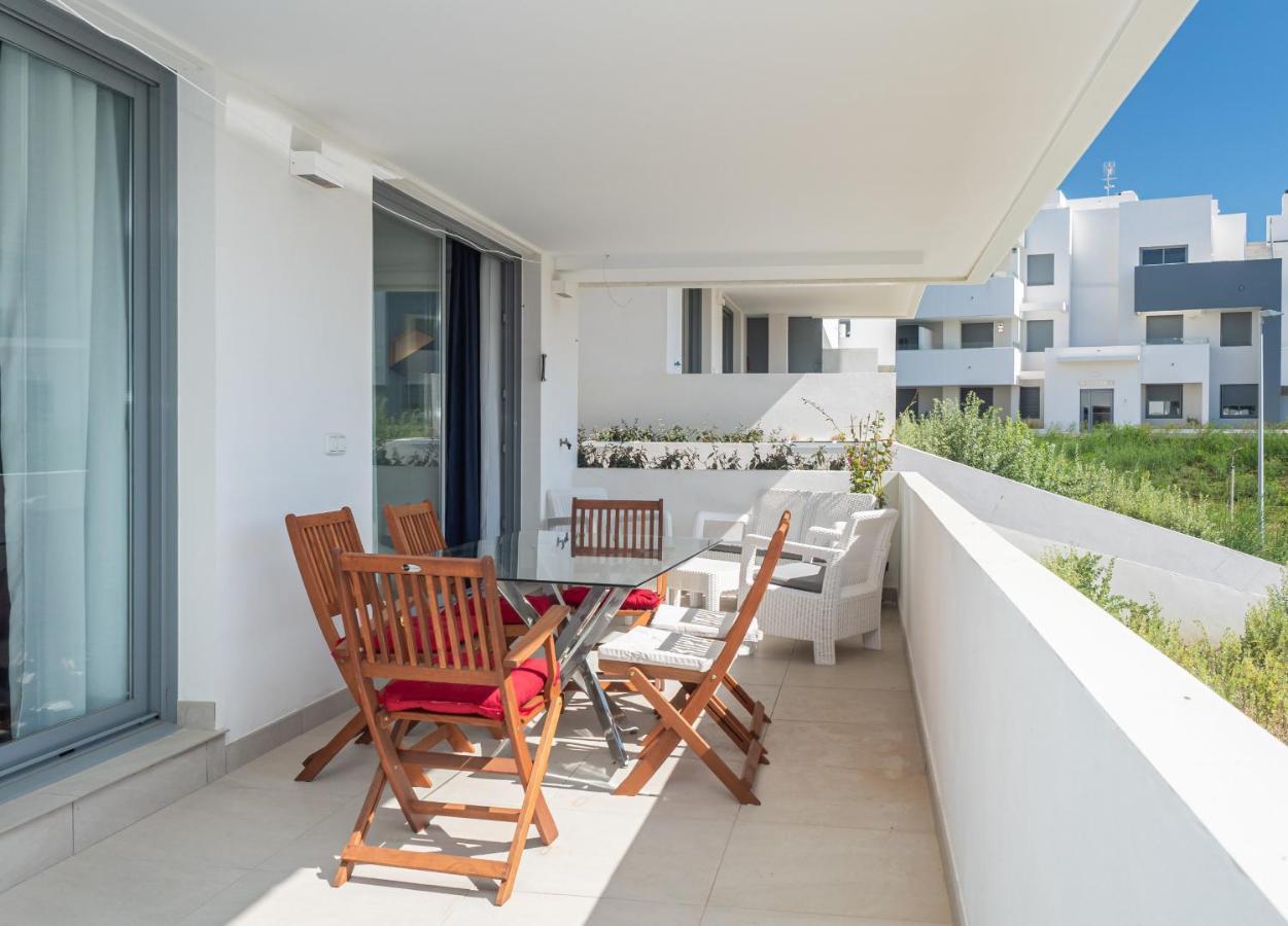 2313-amazing New Luxury With Three Bedrooms