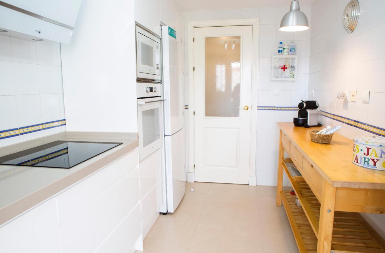 Seaside Terrace: 2-bedroom With Pool And Ocean Views Apartment