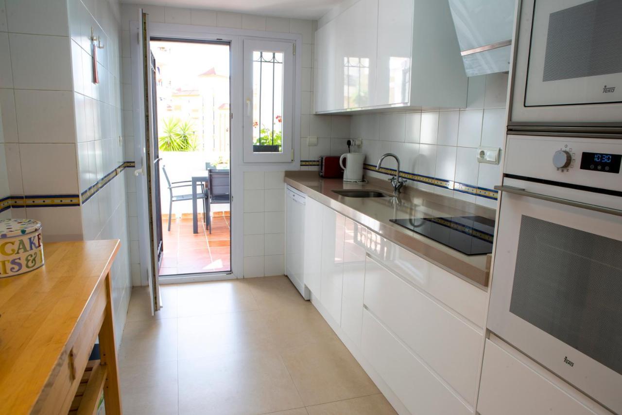 Seaside Terrace: 2-bedroom With Pool And Ocean Views *