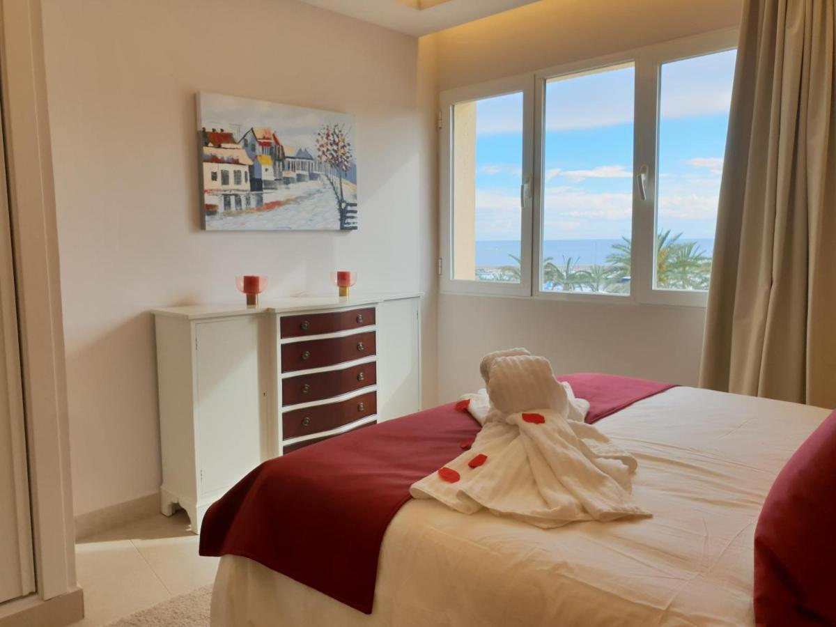 Apartment Fantastic In Front Of The Sea & Marina
