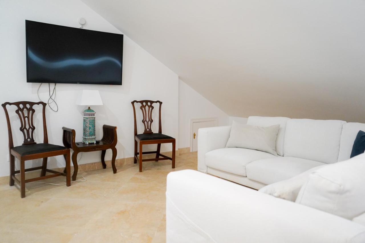 Huge Golf And Mansion 8 Min From Puerto Banus Holiday home