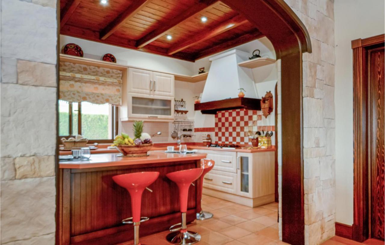 In With Kitchen