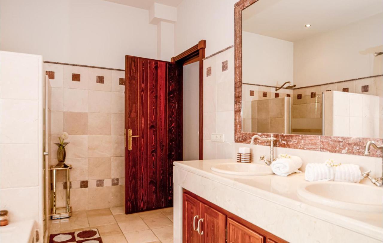 In With Kitchen Estepona