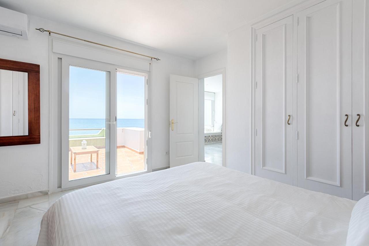 Front Sea View Apartment *