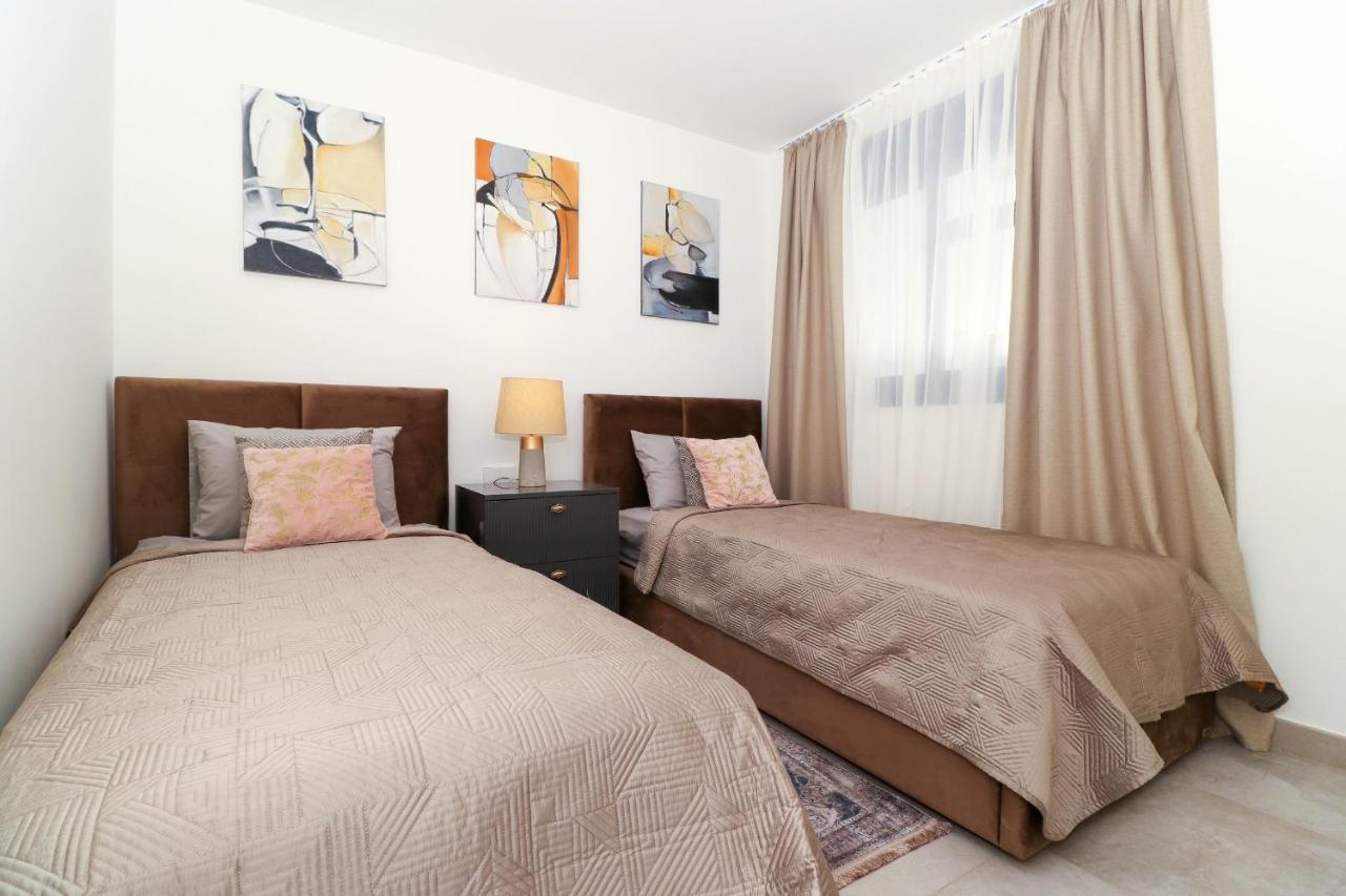 Apartamento Los En La Residencia Infinity De *