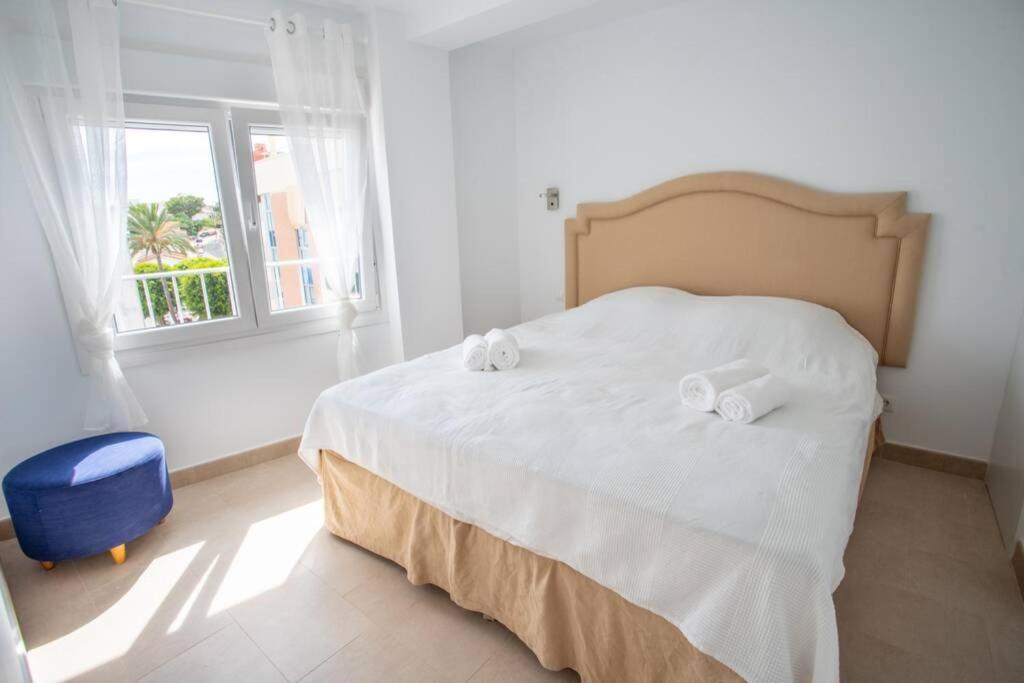 Apartment New Fantastic Location 2 Bed, 2 Bath 150m From The Beach, Central Estepona
