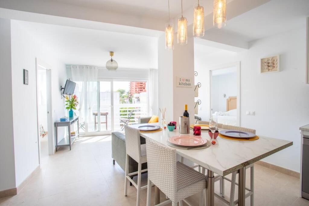 Appartement New Fantastic Location 2 Bed, 2 Bath 150m From The Beach, Central