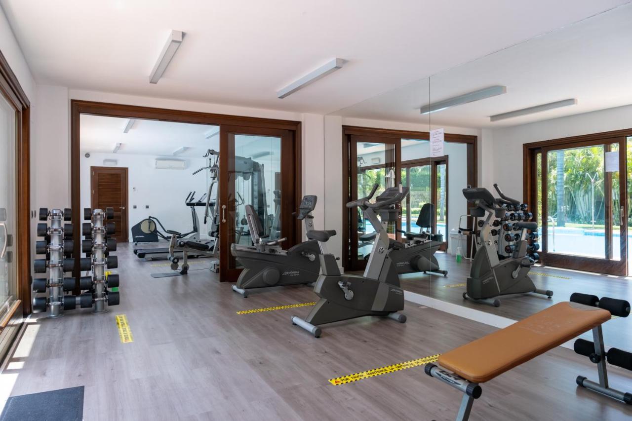 Frontline Ground Floor With Private Garden, Doncella Beach. *