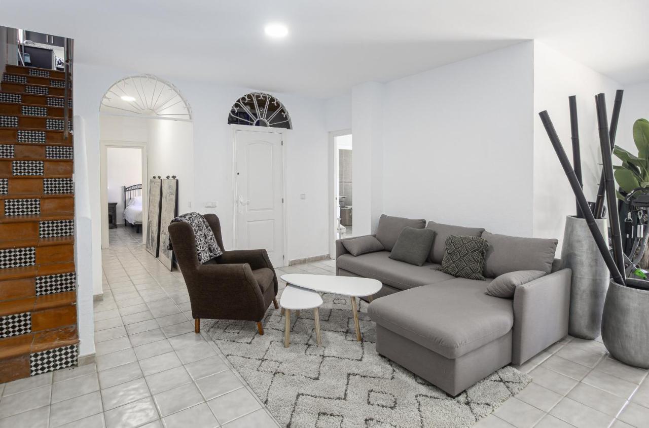5 Beds With Private Pool Near - 5007