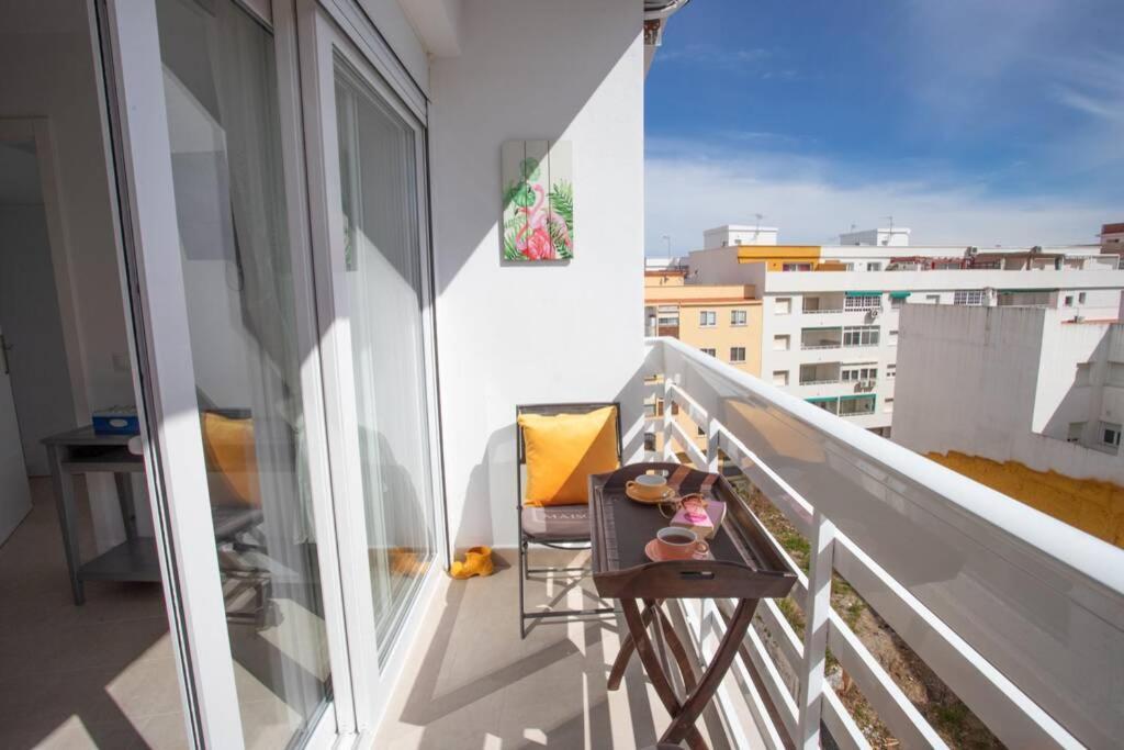 New Fantastic Location 2 Bed, 2 Bath 150m From The Beach, Central *