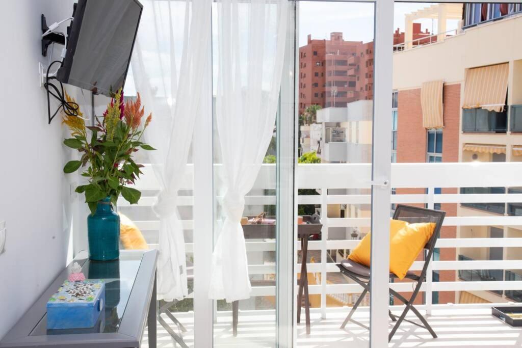 New Fantastic Location 2 Bed, 2 Bath 150m From The Beach, Central Appartement Estepona