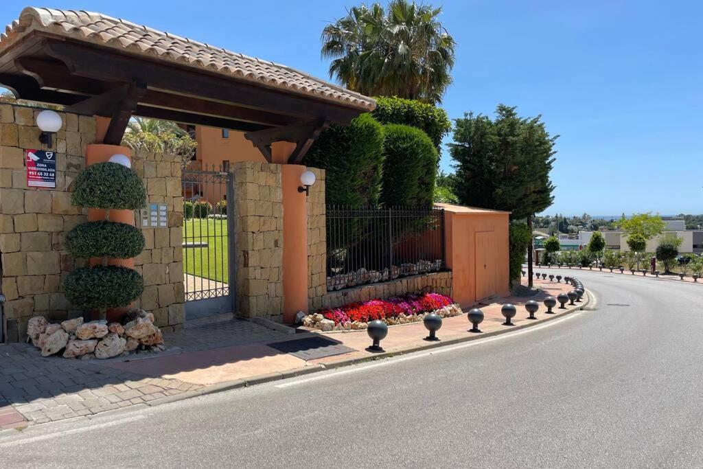 Views Golf Btw Benahavis Marbella & Apartment *