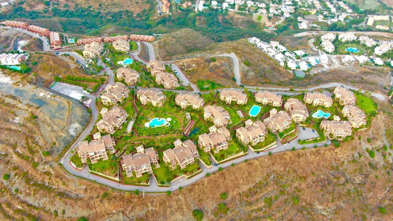 Quartiers Marbella Penthouse In Hacienda Cifuentes Benahavis Estepona