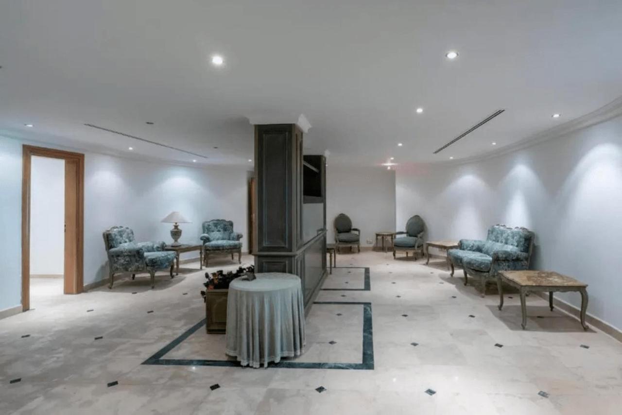 The Palace Marbella - Lavish Beachfront Villa