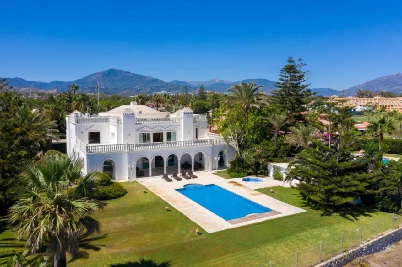 Villa The Palace Marbella - Lavish Beachfront *