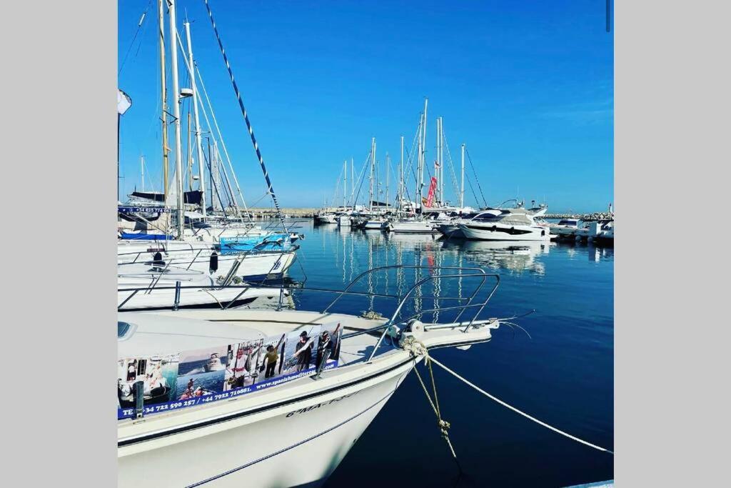 Tres Bel Avec Piscine Et Tennis Entre Amis Ou En Famille * Estepona