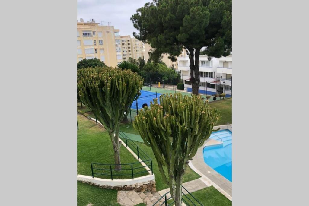 Tres Bel Avec Piscine Et Tennis Entre Amis Ou En Famille Apartment