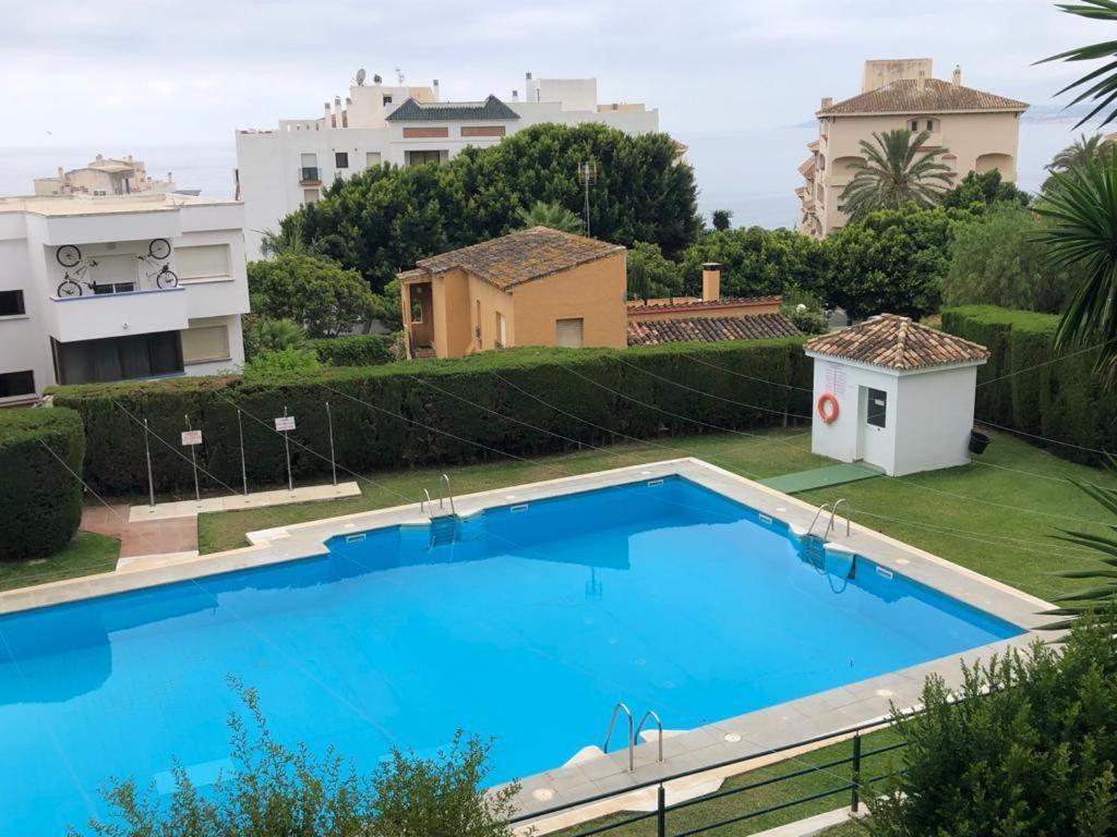 Tres Bel Avec Piscine Et Tennis Entre Amis Ou En Famille Estepona