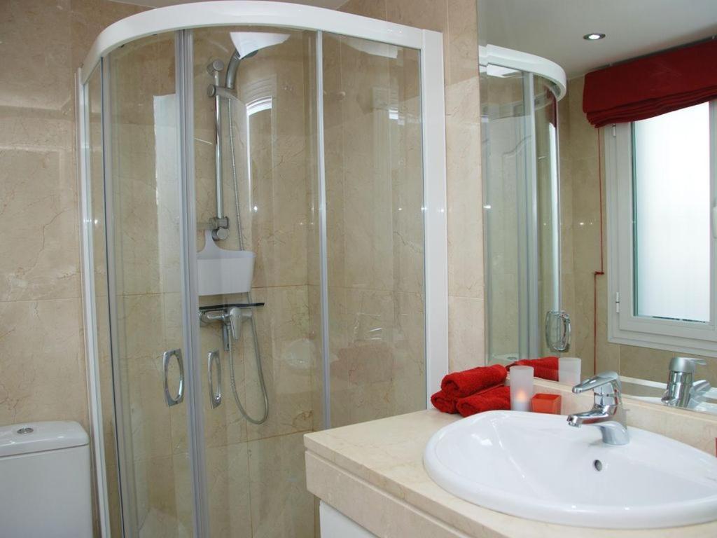Apartment D12 Espectacular Y Moderno En Primera Linea - - Sinfonia Del Mar Estepona